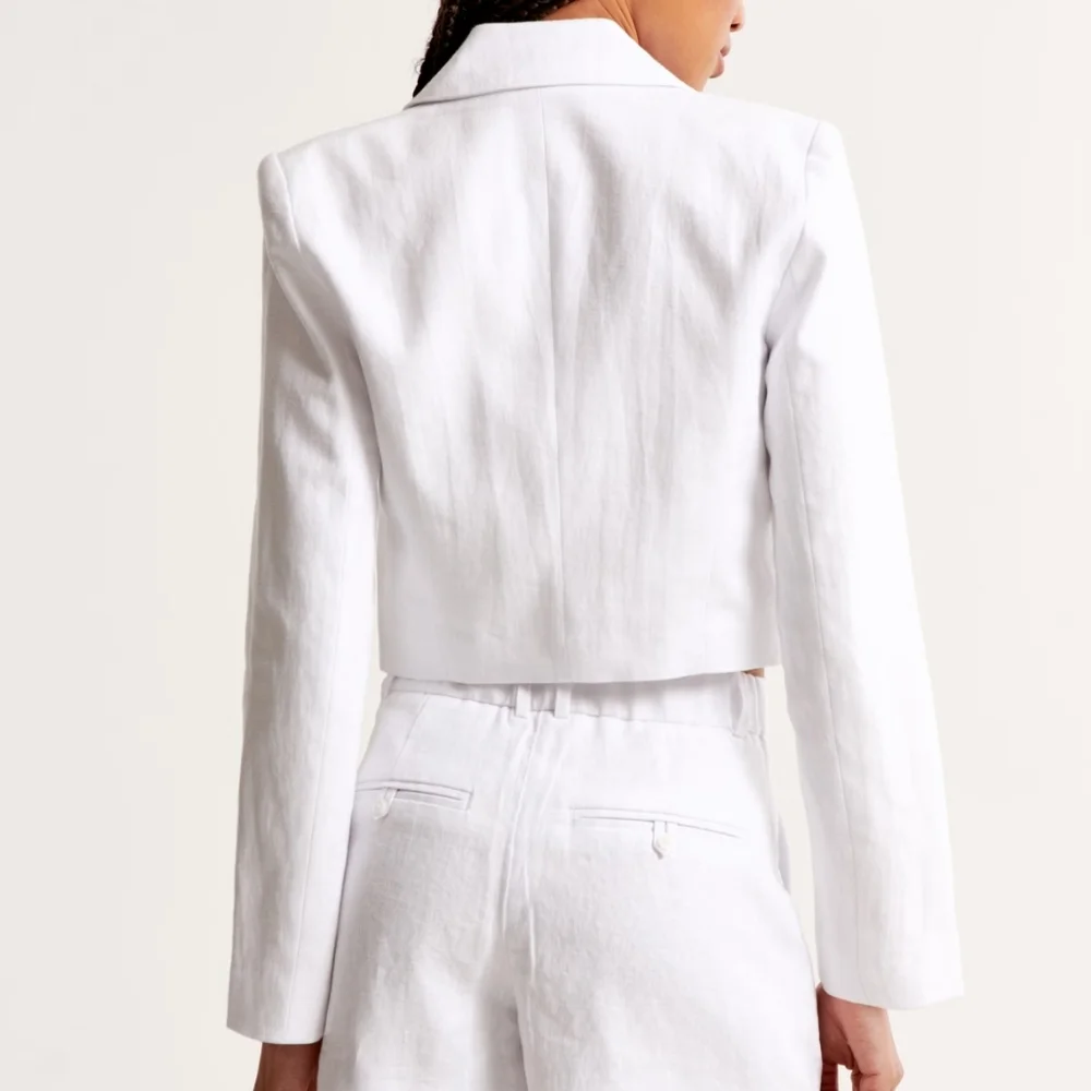 Abercrombie & Fitch Linen Blend Cropped Blazer In White Size Medium - Picture 2 of 7